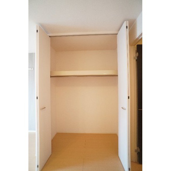 収納　※同仕様、別の部屋の写真です