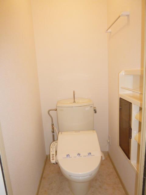 トイレ　温水洗浄便座付