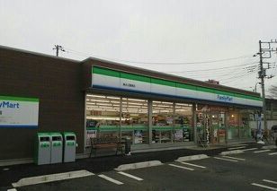 コンビニ　ファミリーマート（コンビニ）まで730m