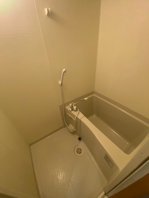 バス・シャワールーム　シンプルで機能的なユニットバスです！