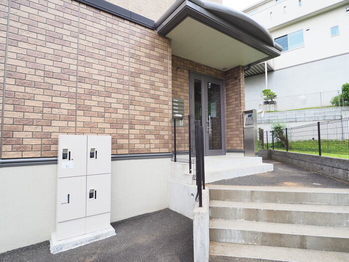 エントランス　エントランス（オートロック・集合ポスト・宅配ボックス）