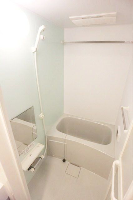 バス・シャワールーム　★浴室乾燥機付きのお風呂です★