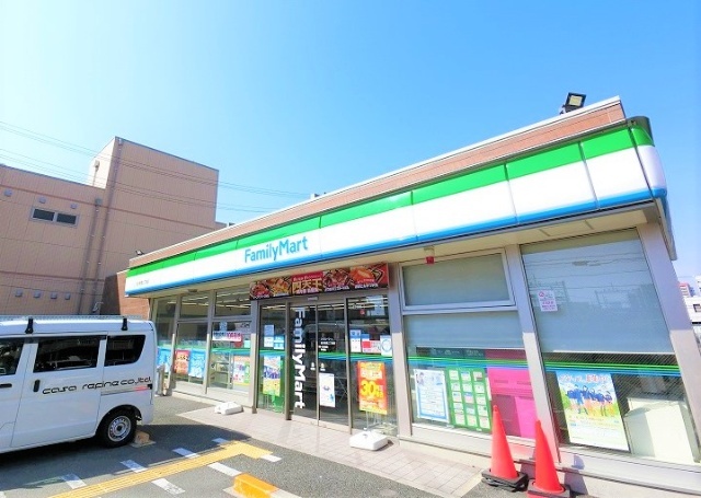コンビニ　ファミリーマート淀川新高二丁目店（コンビニ）まで359m