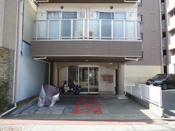 駐車場　オートロック