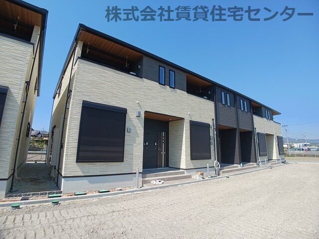 建物外観　建築中