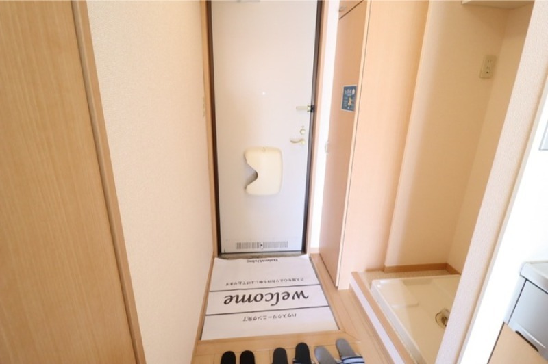 玄関　図面と現状に相違がある場合には現状を優先