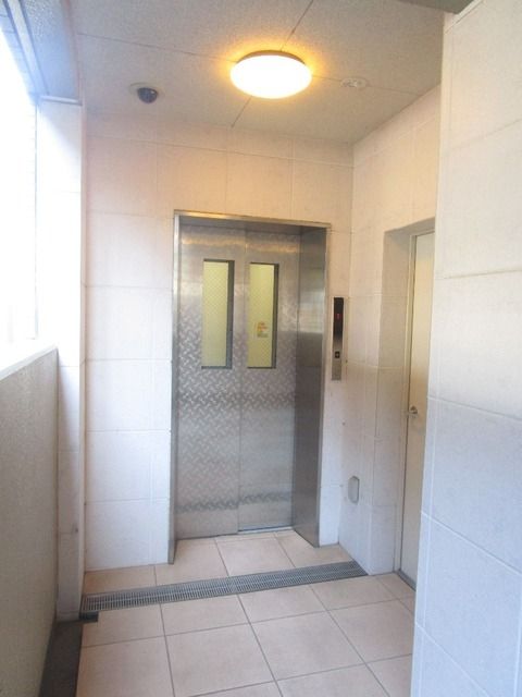 エントランス　★エレベーター前★