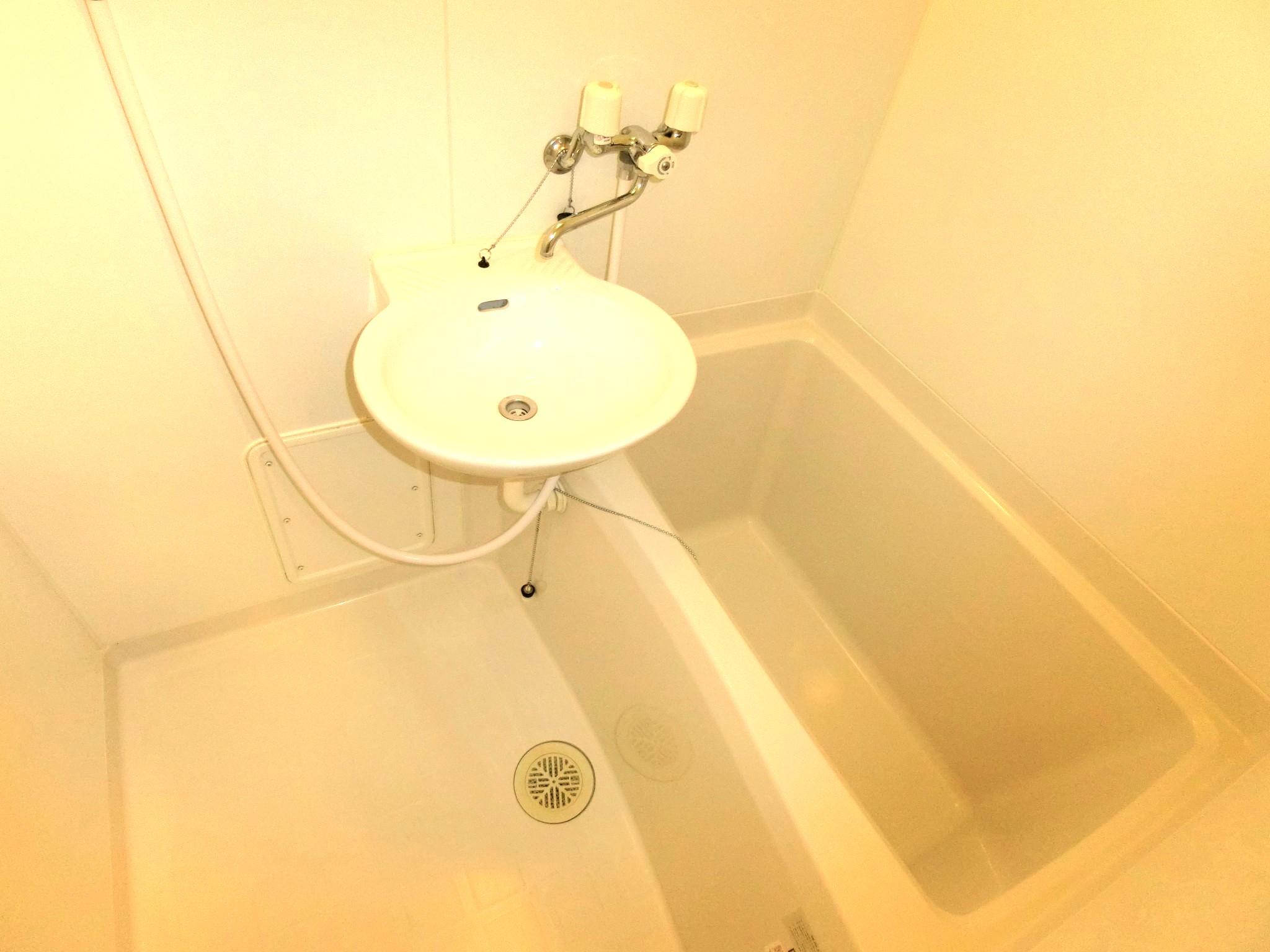 バス・シャワールーム　雨でも安心な浴室乾燥機を完備です☆