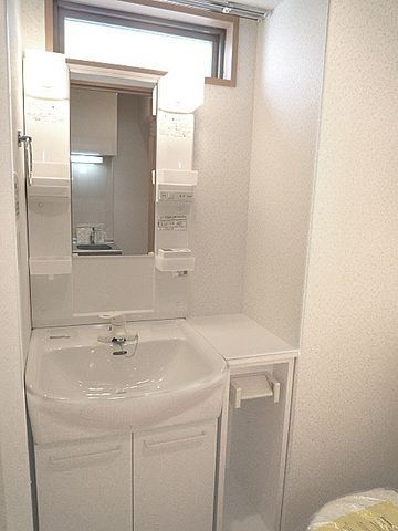 洗面設備　嬉しい独立洗面台です♪