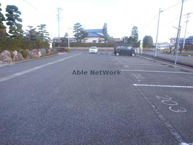 駐車場　駐車場