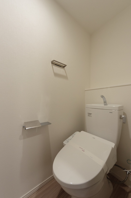 トイレ　※写真は同タイプ住戸です。