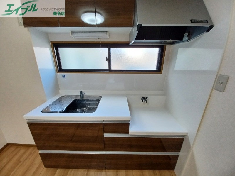 キッチン　同物件、別部屋の写真です