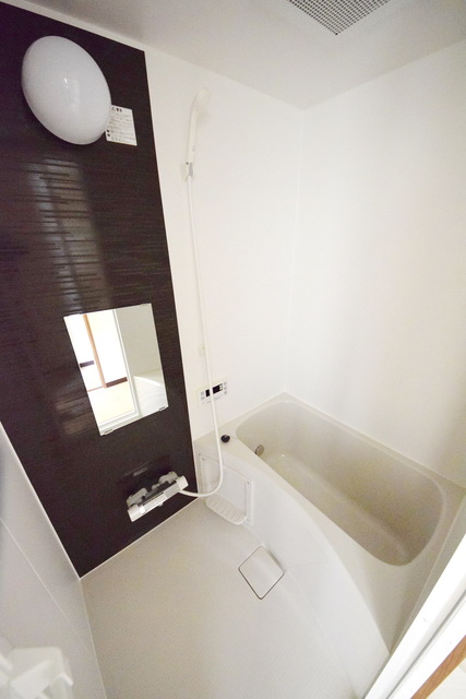 バス・シャワールーム　～落ち着く空間です～