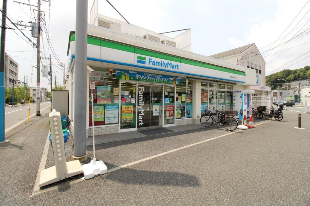 コンビニ　ファミリーマート 日吉本町駅前店（コンビニ）まで480m