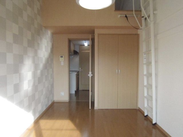 居室・リビング　タウンハウジング府中店まで