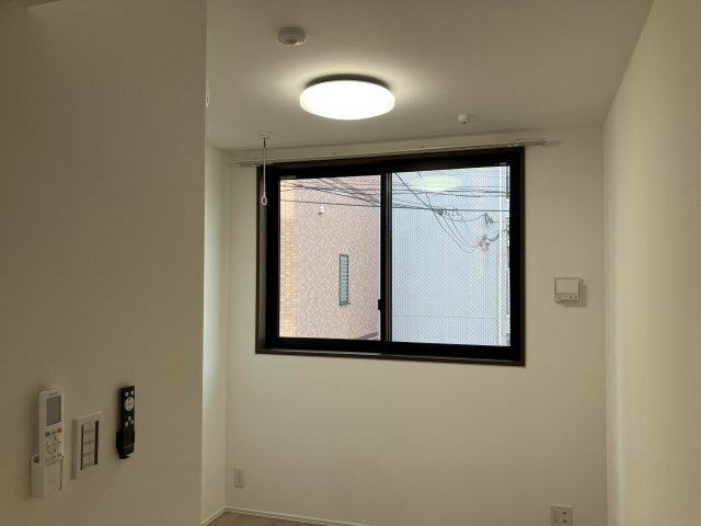 居室・リビング　明るい洋室です