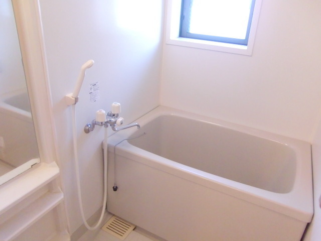 バス・シャワールーム　参考写真（同建物別部屋のものです）