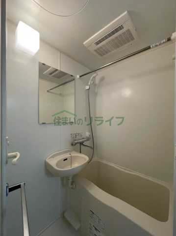 バス・シャワールーム　別部屋の参考写真です