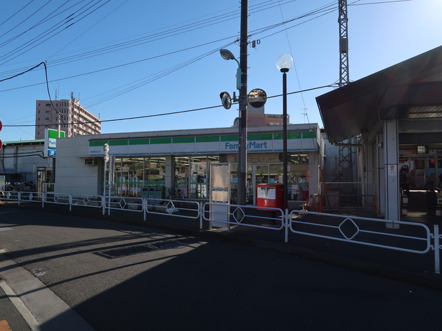 コンビニ　ファミリーマート　秋津駅北口店（コンビニ）まで220m