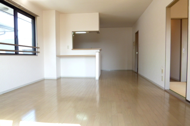 居室・リビング　ゆったり過ごせる居間です