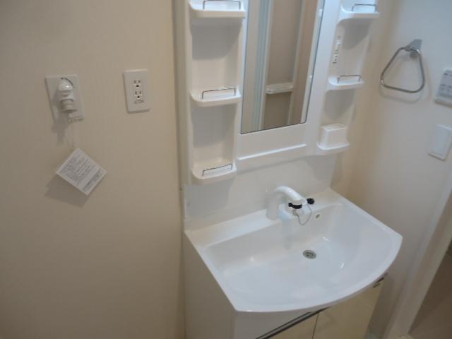 洗面設備　洗髪洗面化粧台です。