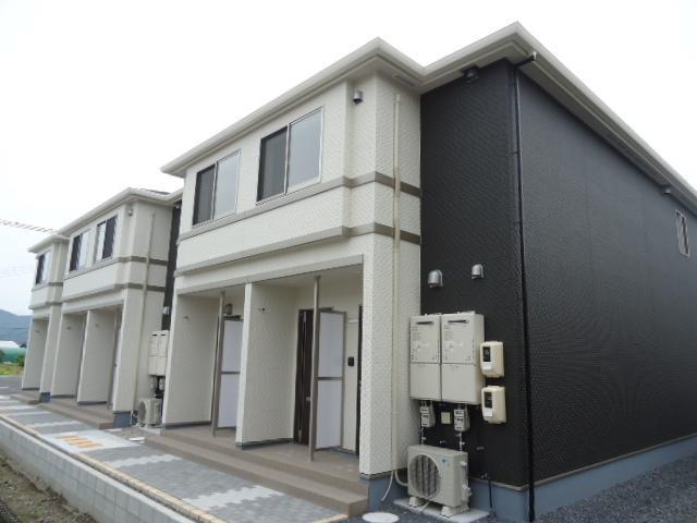 建物外観　外観写真（昼）です。