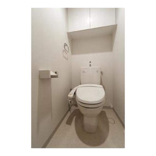 トイレ　※写真は同タイプ住戸です。