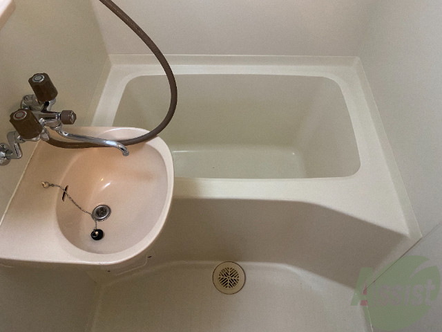 バス・シャワールーム　ゆったりくつろげる広さのあるお風呂となっております