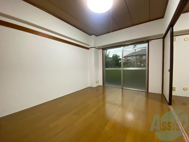 居室・リビング　日当りの良い、広めのお部屋となっております