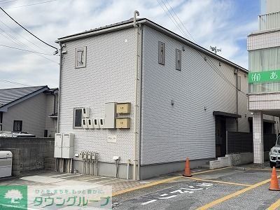 建物外観　２０１５年築のアパートです