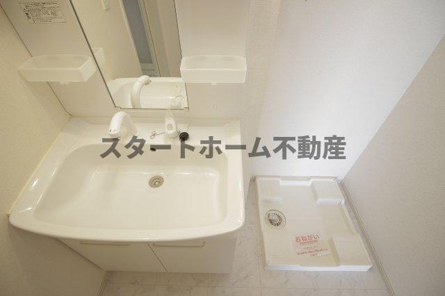 洗面設備　使いやすい洗面所です