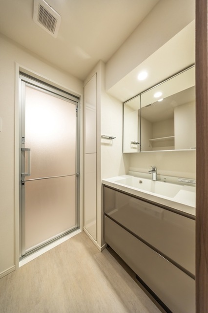 洗面設備　※写真は同タイプ住戸です。
