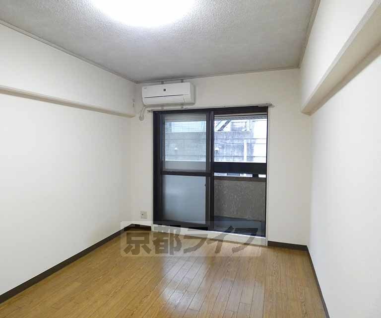 居室・リビング　きれいなお部屋です