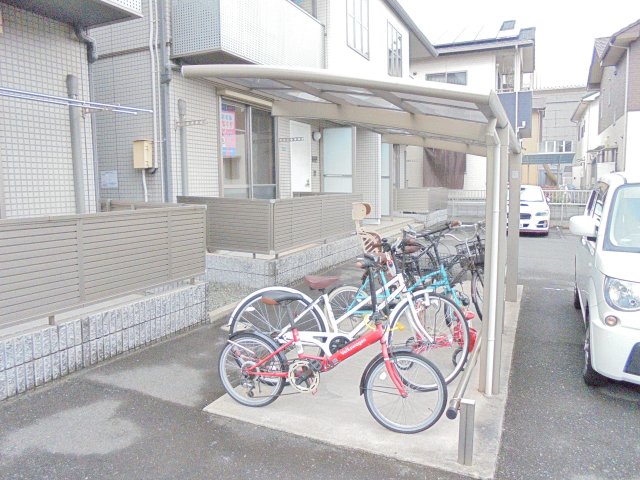 その他　屋根付き駐輪場