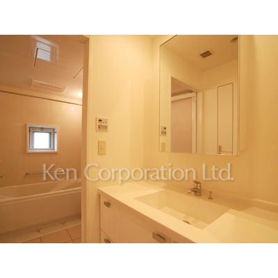 洗面設備　同タイプ9階のお部屋を撮影。仕様が異なることがあります。