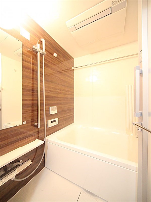 バス・シャワールーム　バスルーム