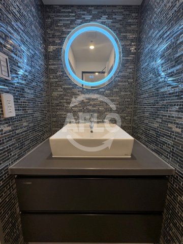 洗面設備　コンフォリア・リヴ谷町四丁目　独立洗面台