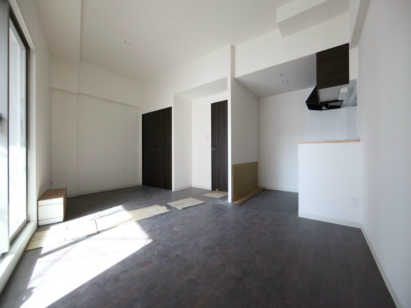 居室・リビング　洋室13.6帖　クローゼット付（収納充実してます）