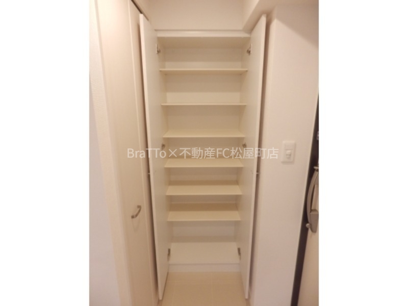 玄関　収納（シューズボックス）