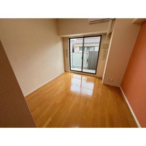 居室・リビング　室内