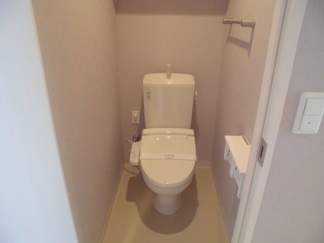 トイレ　温水洗浄暖房便座