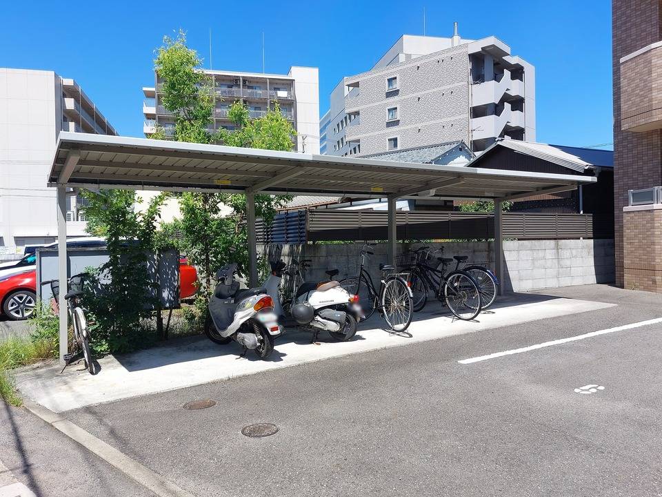 駐車場　駐輪場