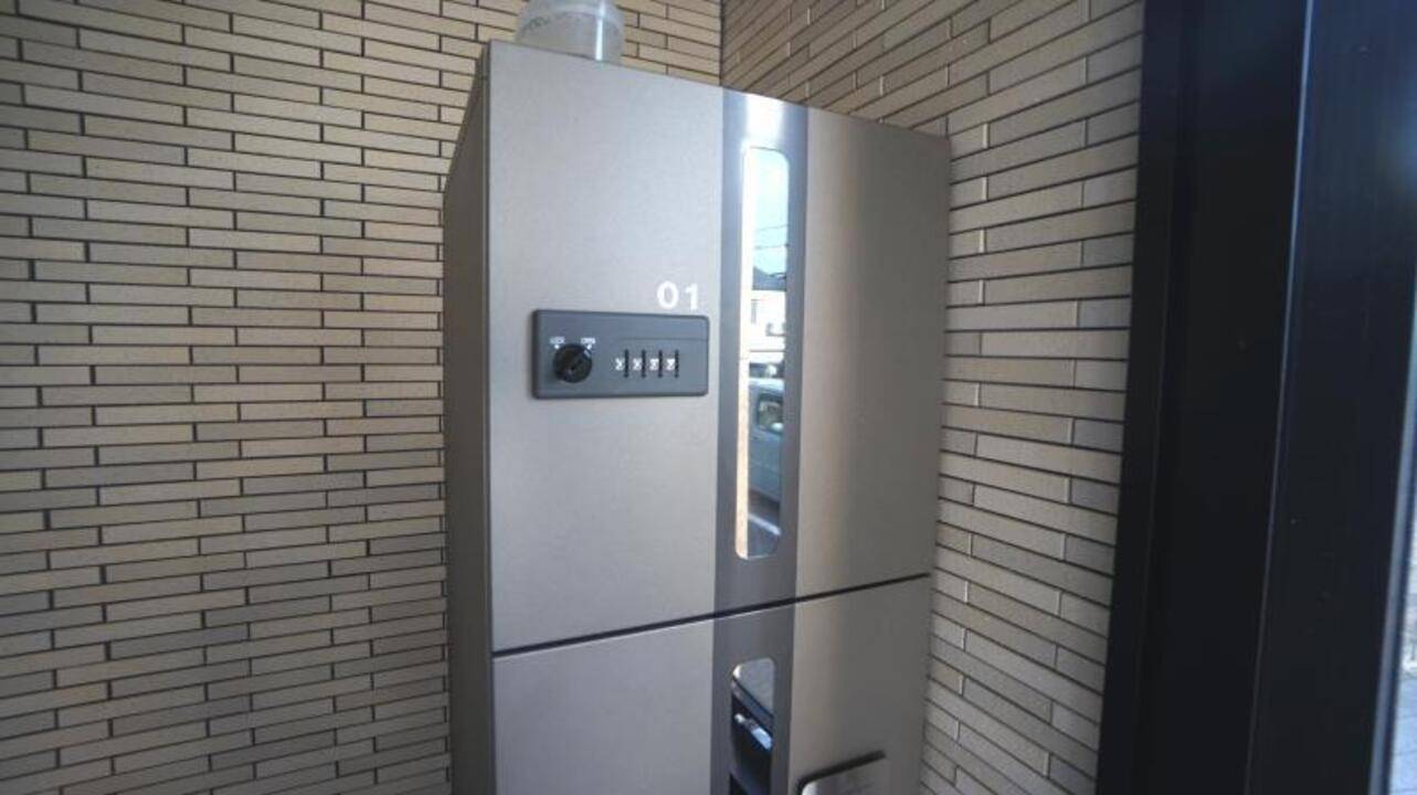 エントランス　宅配ボックス