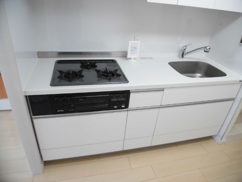 キッチン　３口ガスコンロ♪