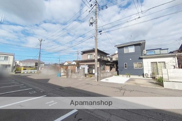 その他　前面道路（その他）まで0m