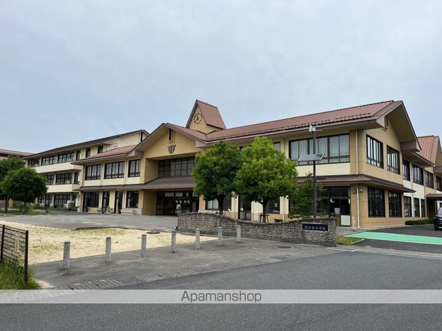 小学校　伴谷東小学校（小学校）まで986m