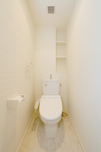 トイレ　※別部屋のため、参考画像です。