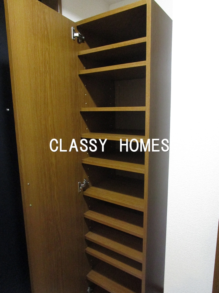 玄関　2002年竣工　プレール天王洲アイル弐番館：玄関収納