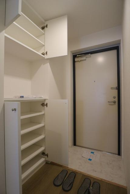 収納　収納　シューズボックス