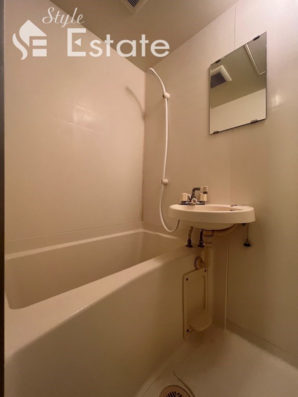 バス・シャワールーム　バスルーム